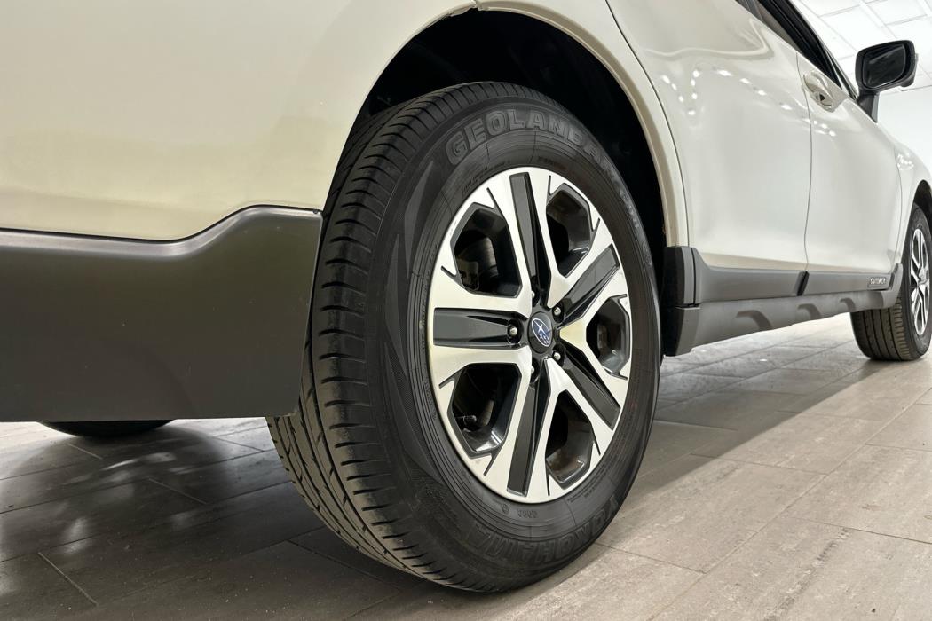SUBARU Outback 2021