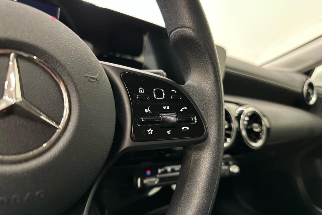 MERCEDES-BENZ A 2021