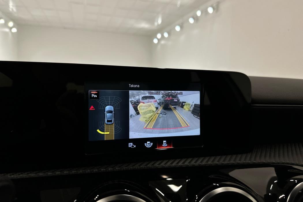 MERCEDES-BENZ A 2021