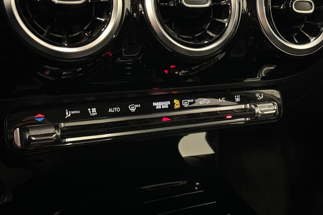 MERCEDES-BENZ A 2021