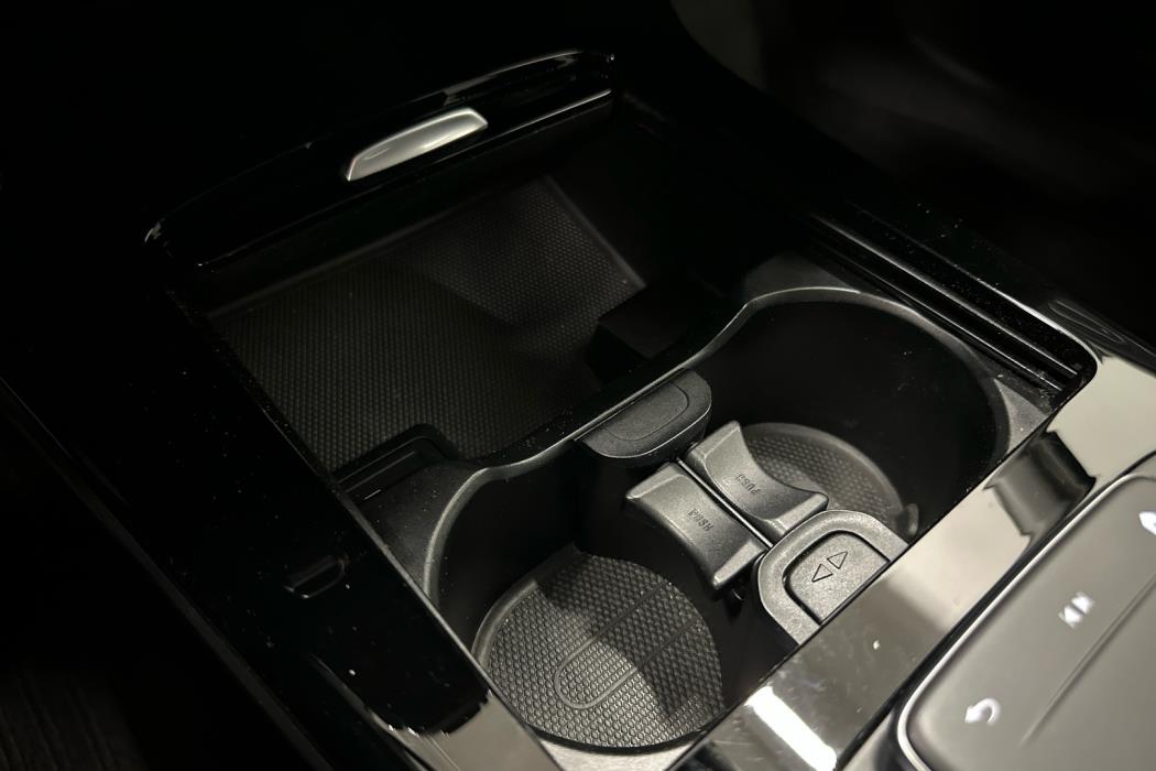 MERCEDES-BENZ A 2021