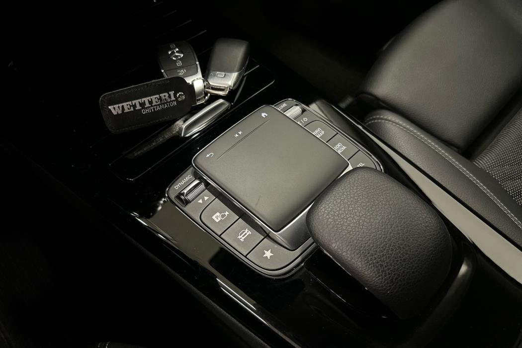 MERCEDES-BENZ A 2021