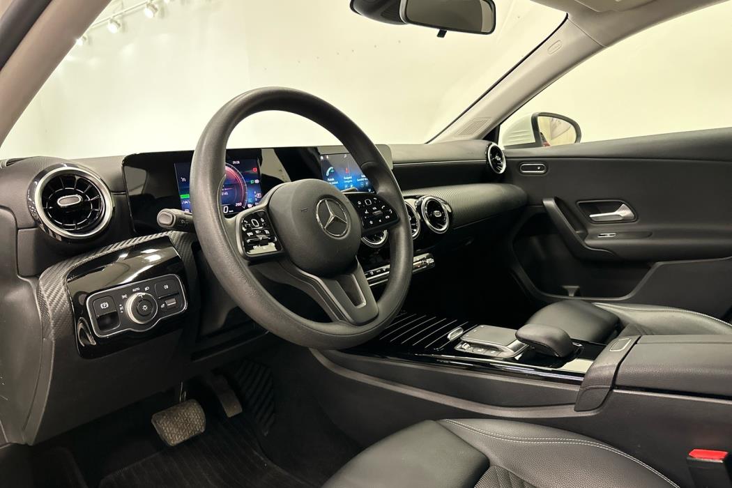 MERCEDES-BENZ A 2021