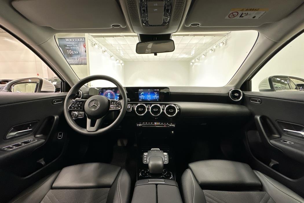MERCEDES-BENZ A 2021