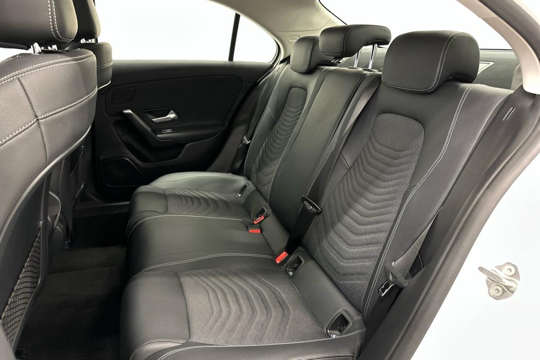 MERCEDES-BENZ A 2021