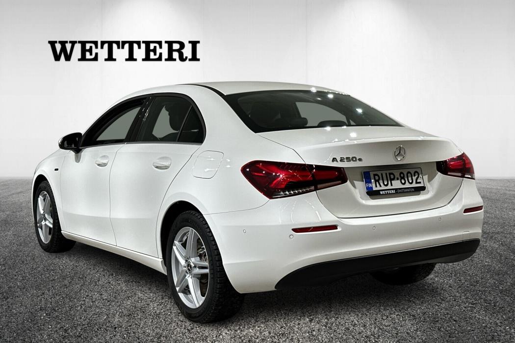 MERCEDES-BENZ A 2021