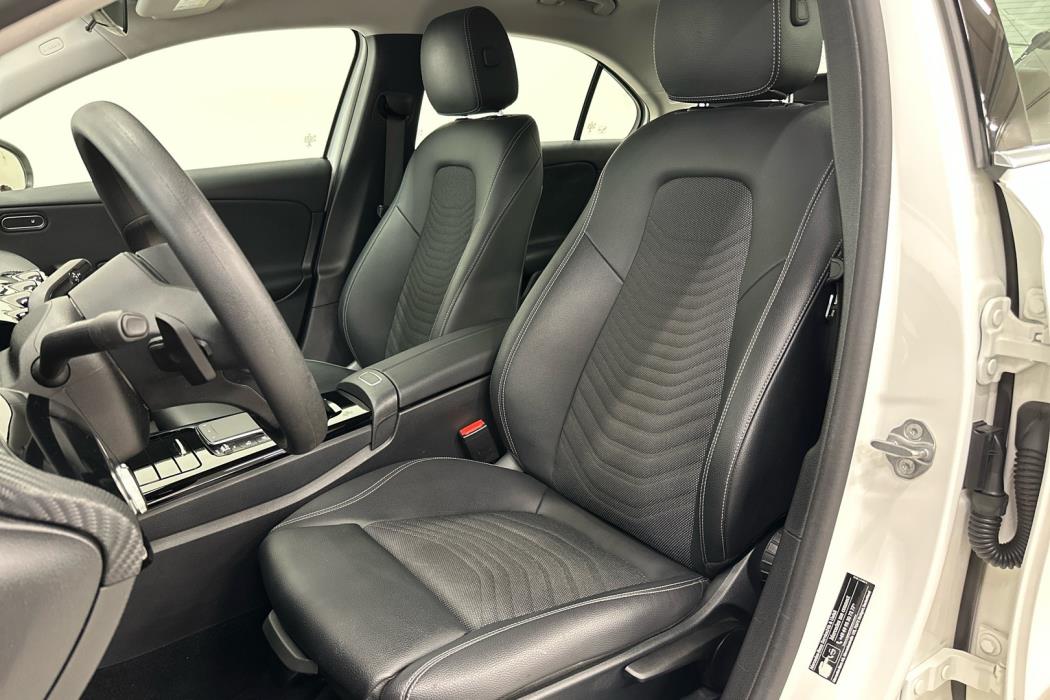 MERCEDES-BENZ A 2021