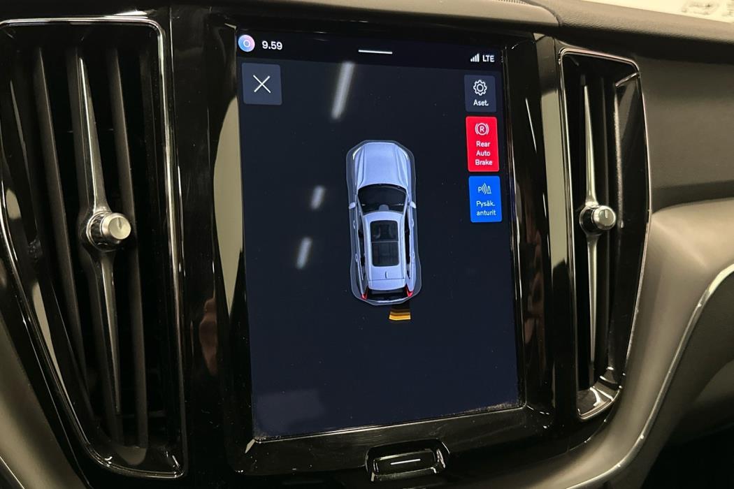 VOLVO XC60 2023