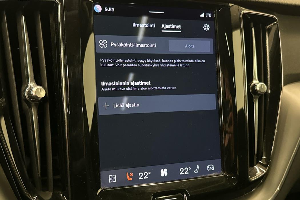 VOLVO XC60 2023