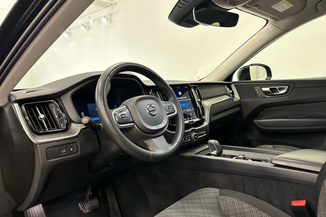 VOLVO XC60 2023