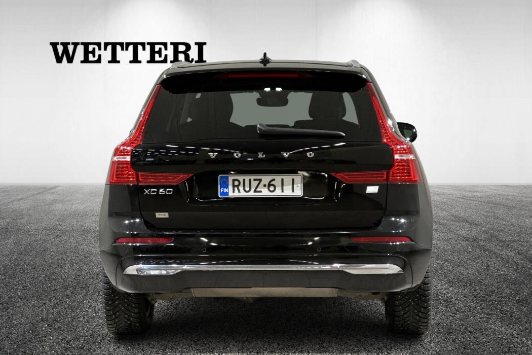 VOLVO XC60 2023