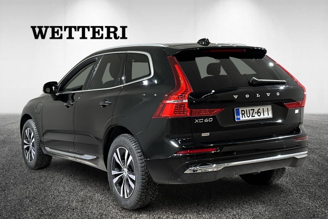 VOLVO XC60 2023