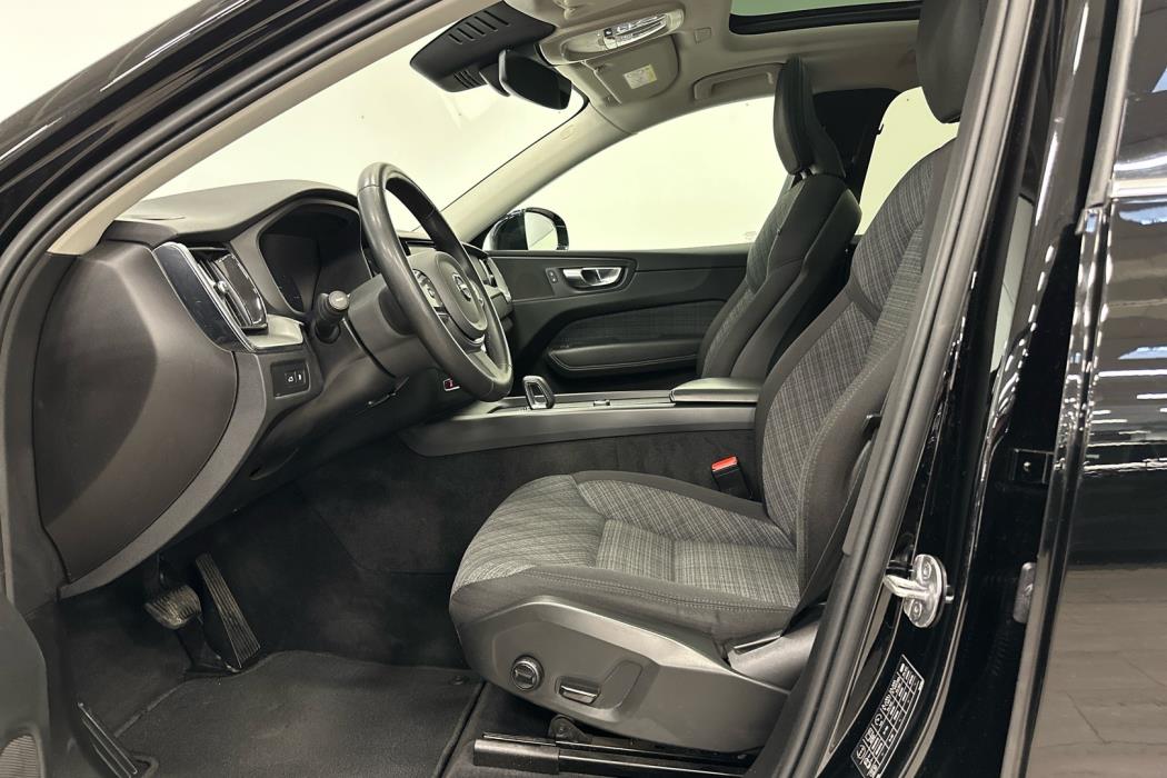 VOLVO XC60 2023
