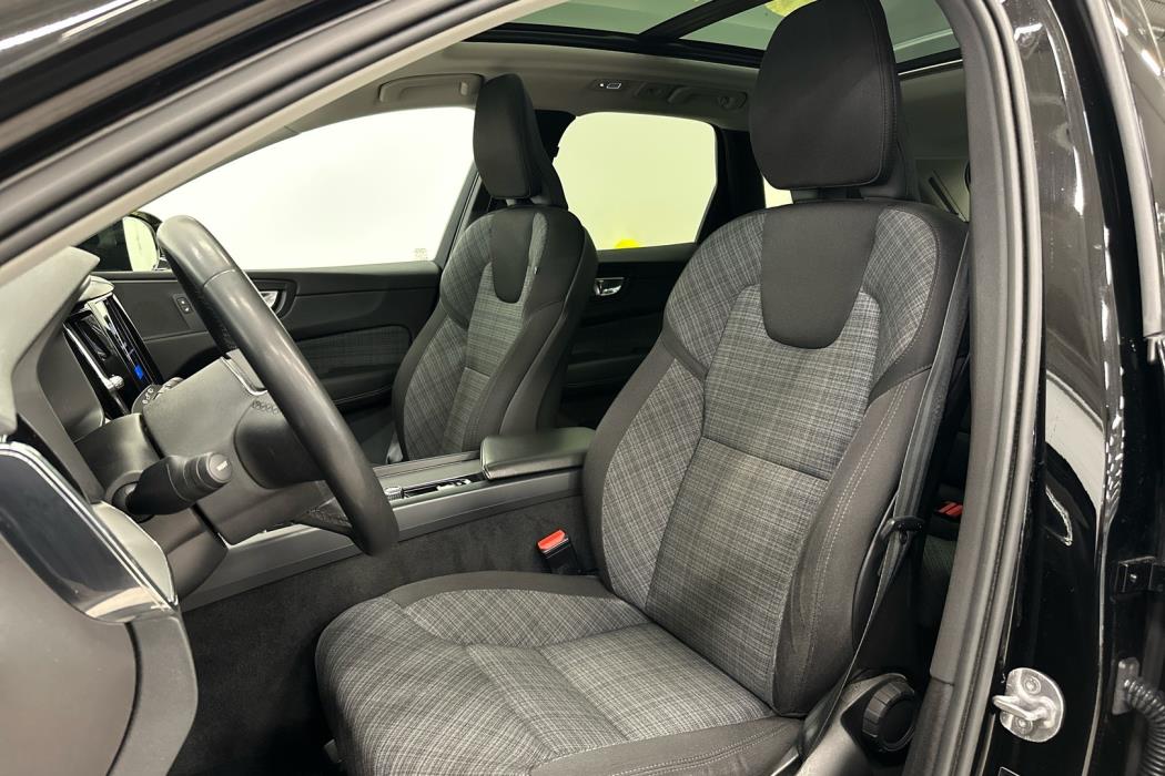 VOLVO XC60 2023