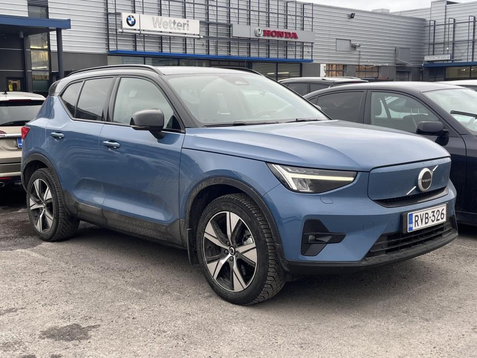 VOLVO XC40 2023