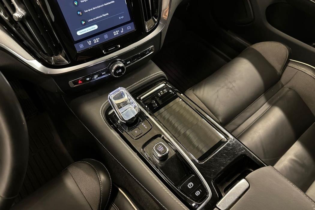 VOLVO S60 2024