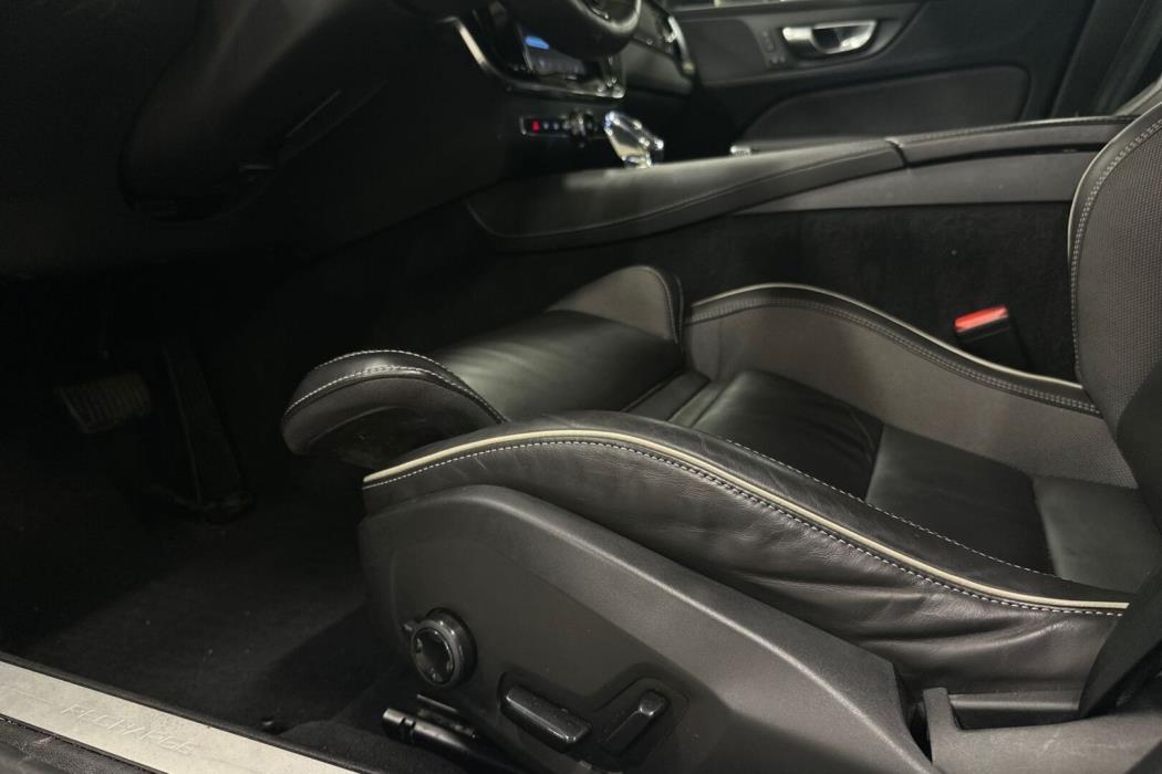VOLVO S60 2024
