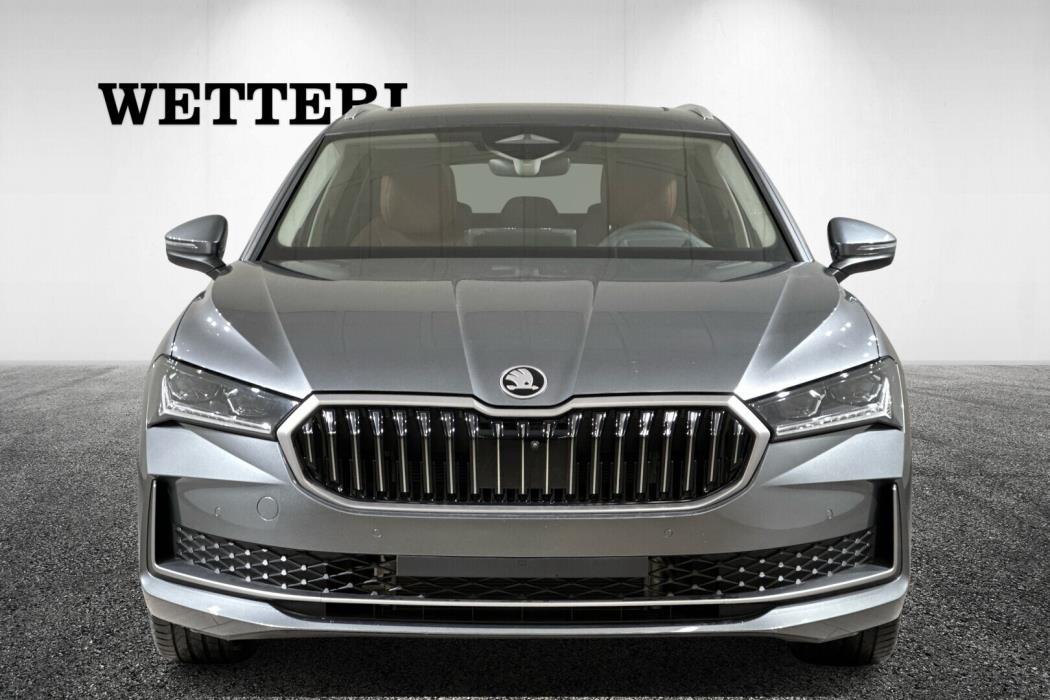 SKODA Superb 2025