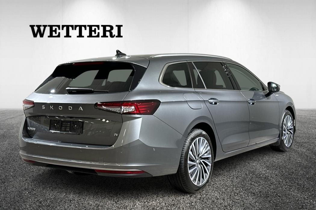 SKODA Superb 2025