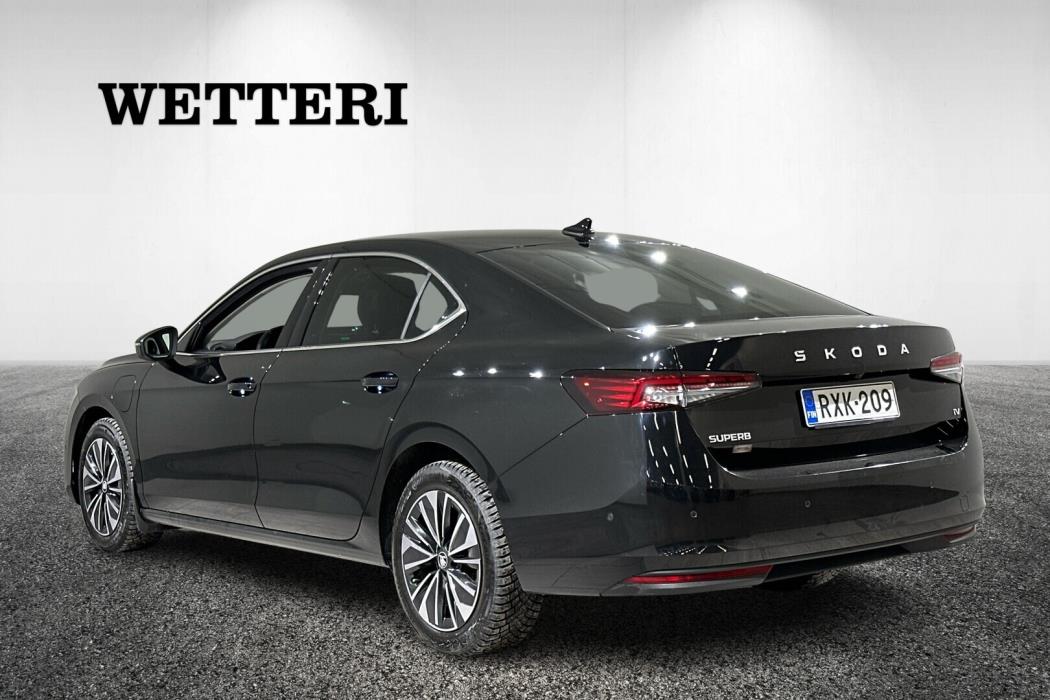 SKODA Superb 2025