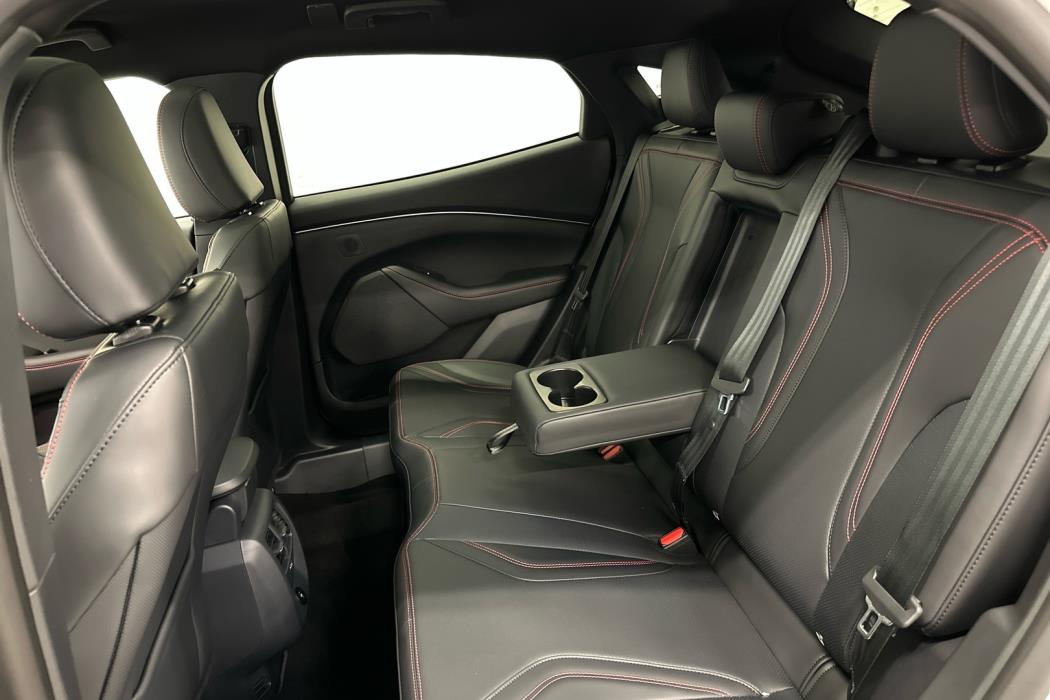 FORD Mustang Mach-E 2026