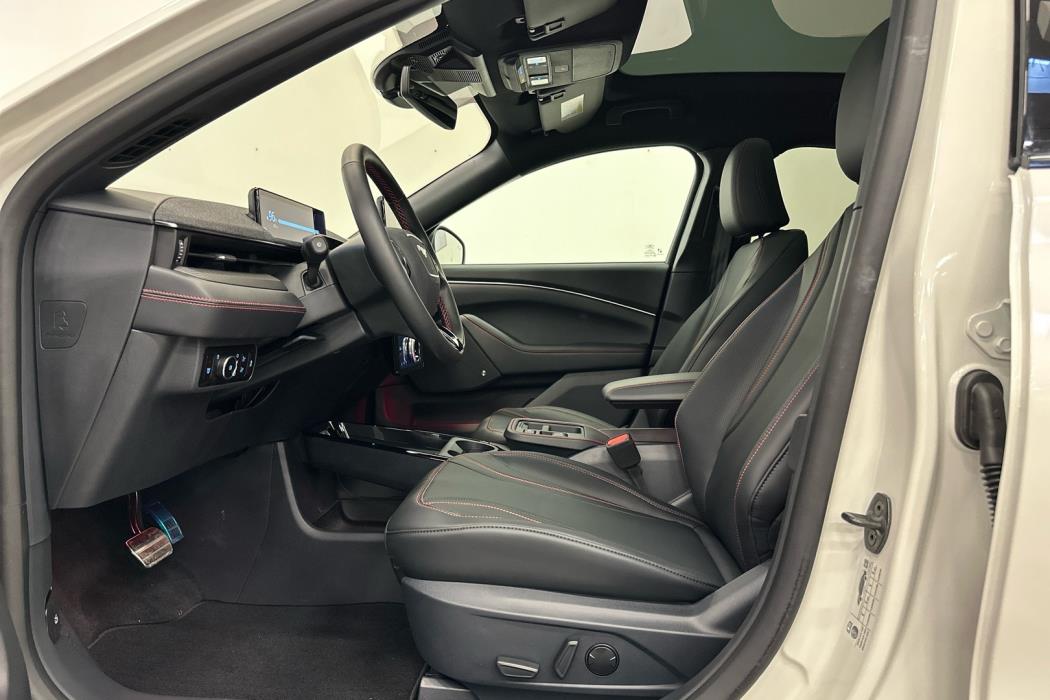 FORD Mustang Mach-E 2026