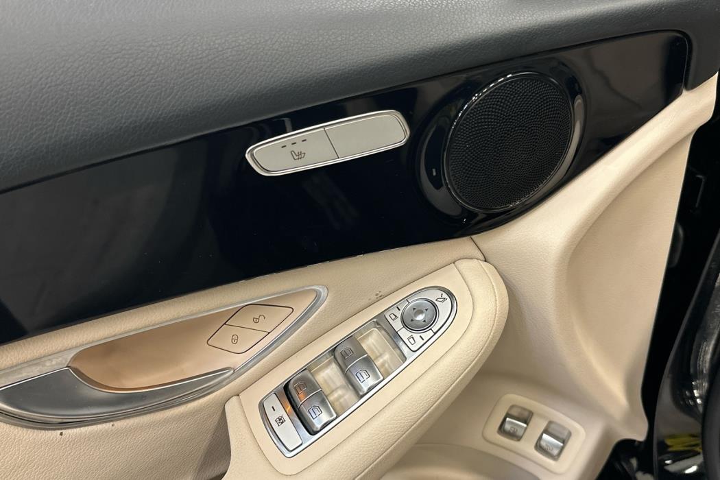 MERCEDES-BENZ GLC 2021