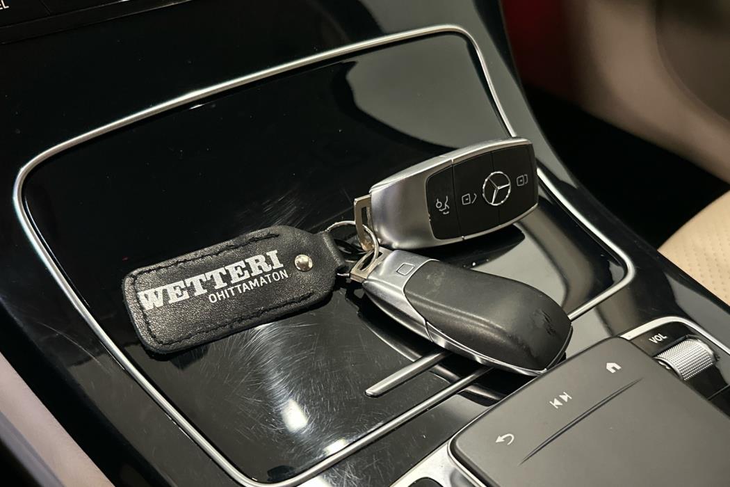 MERCEDES-BENZ GLC 2021