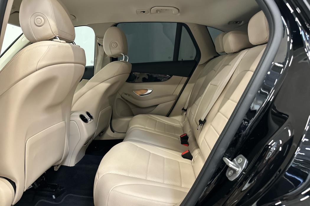 MERCEDES-BENZ GLC 2021