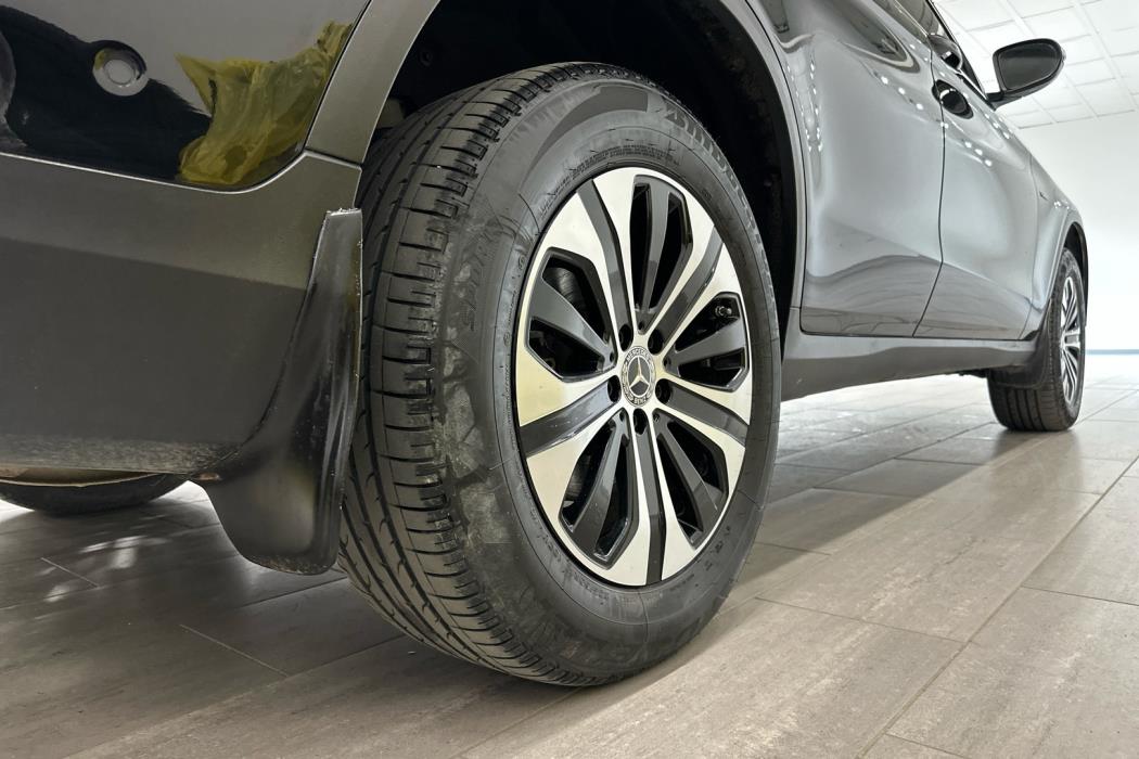 MERCEDES-BENZ GLC 2021