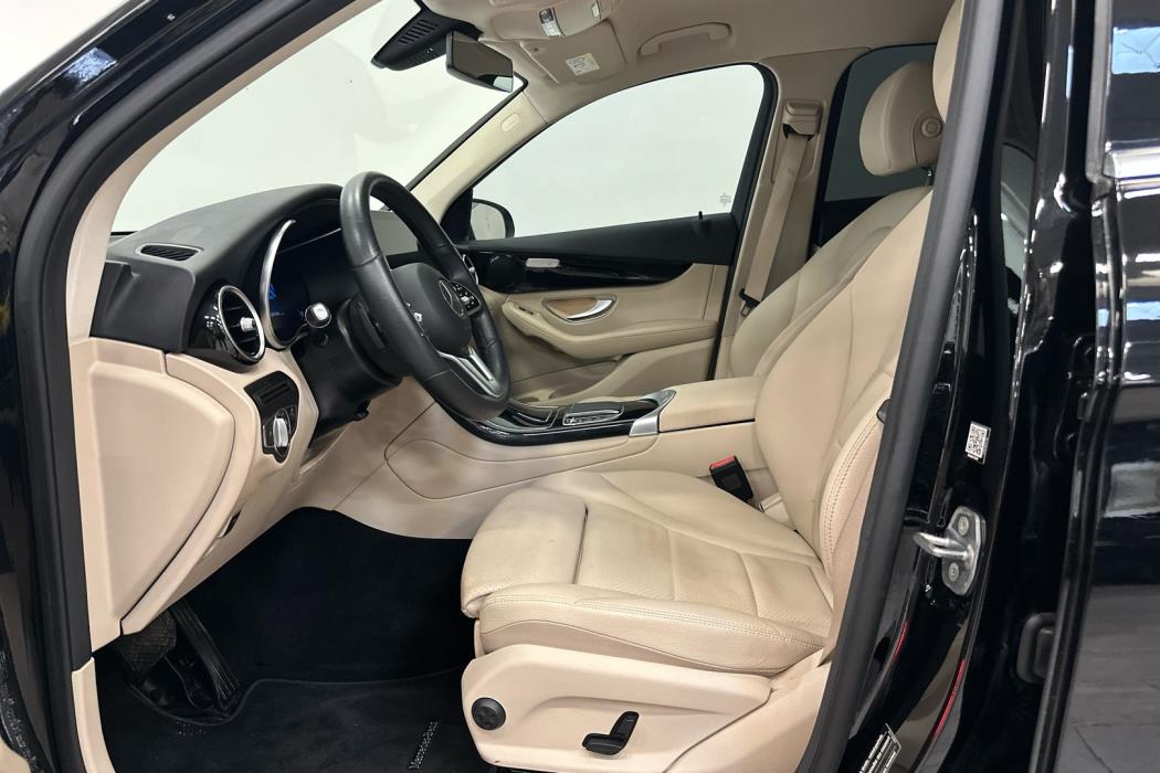 MERCEDES-BENZ GLC 2021