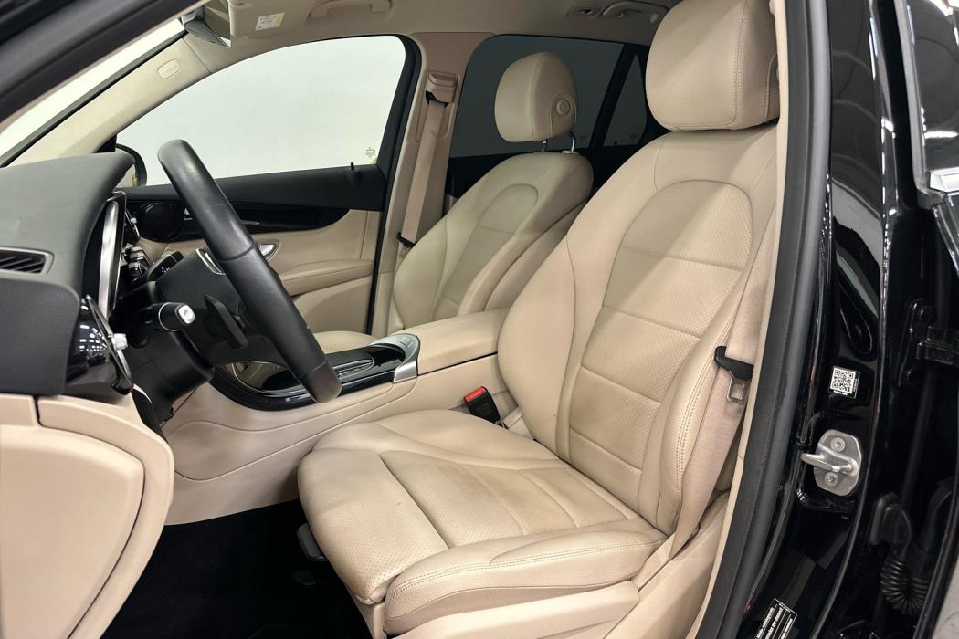 MERCEDES-BENZ GLC 2021