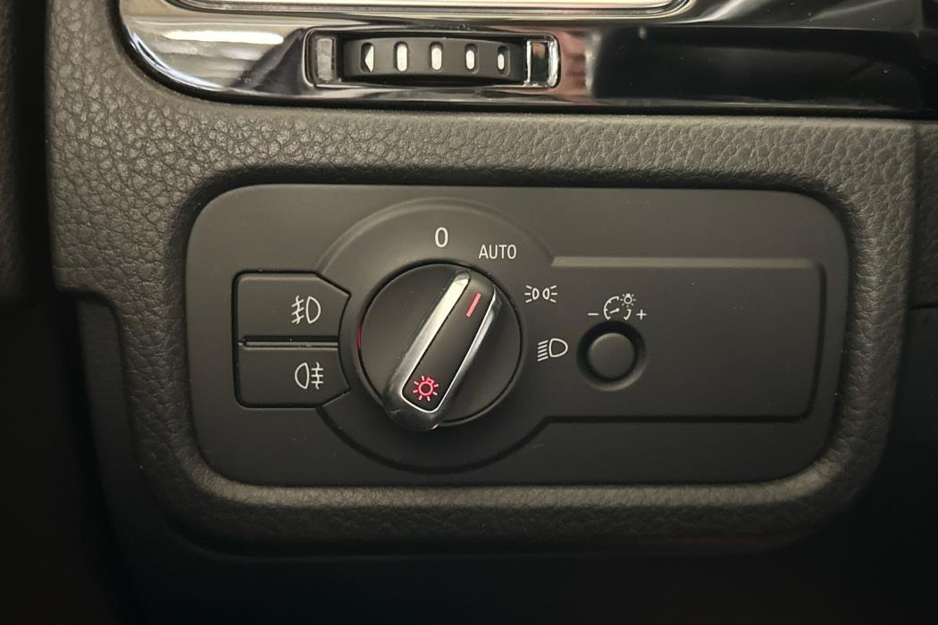 VOLKSWAGEN Touareg 2014
