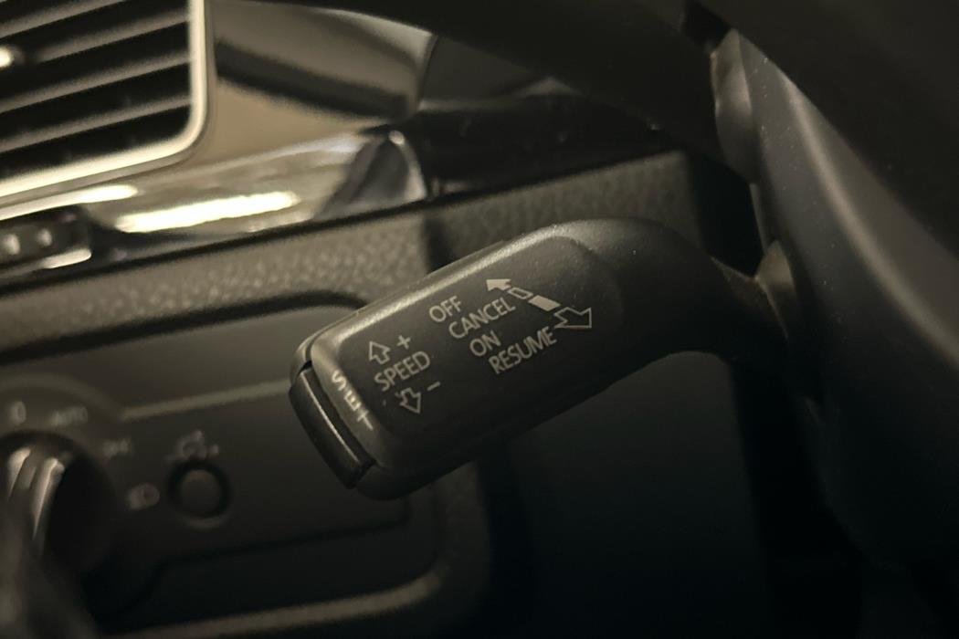 VOLKSWAGEN Touareg 2014
