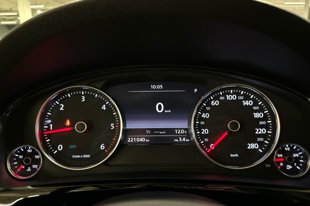 VOLKSWAGEN Touareg 2014