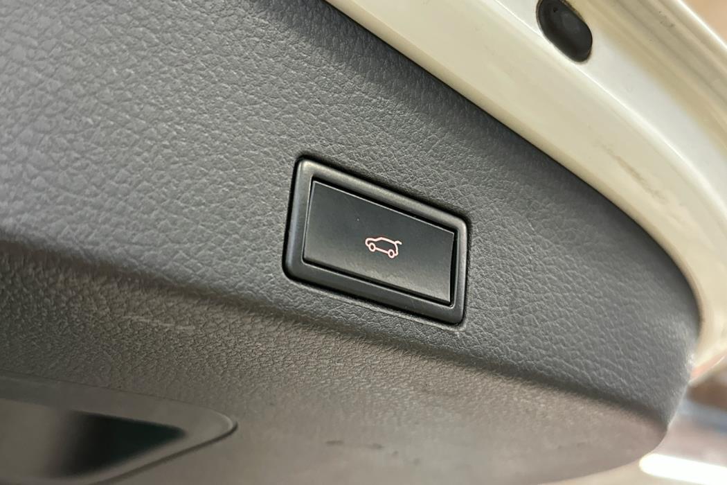VOLKSWAGEN Touareg 2014