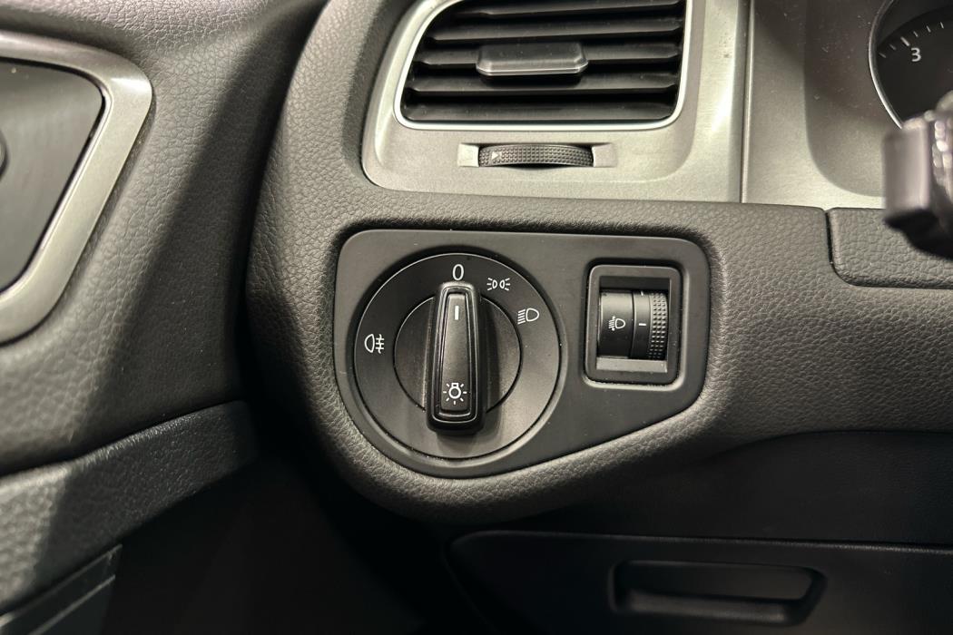 VOLKSWAGEN Golf 2014