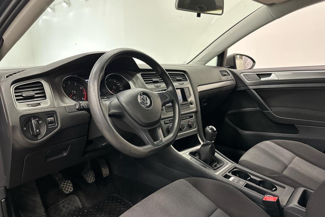 VOLKSWAGEN Golf 2014