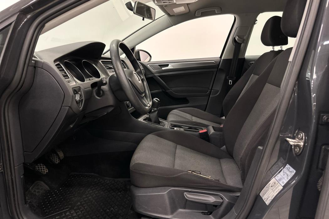 VOLKSWAGEN Golf 2014