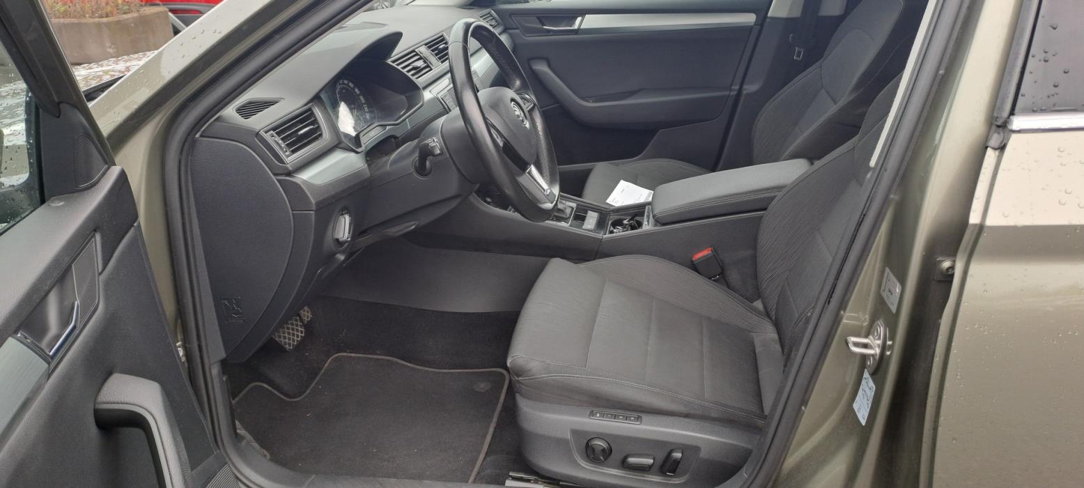 SKODA Superb 2016