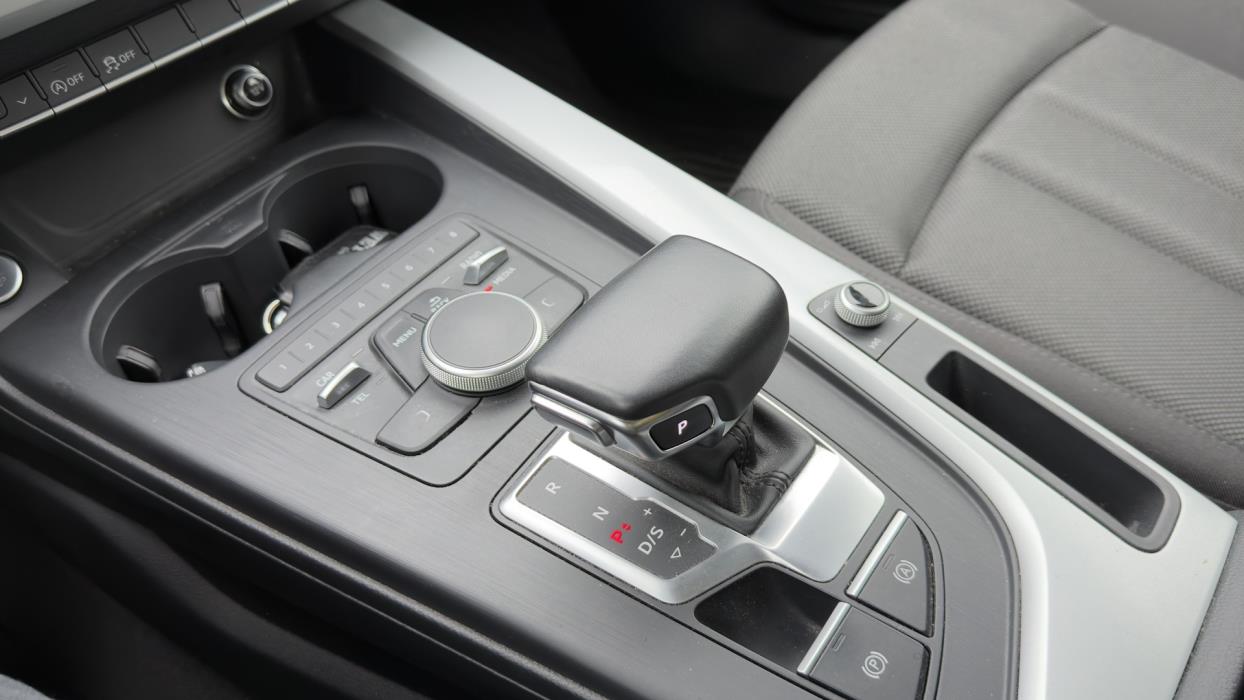 AUDI A4 2018