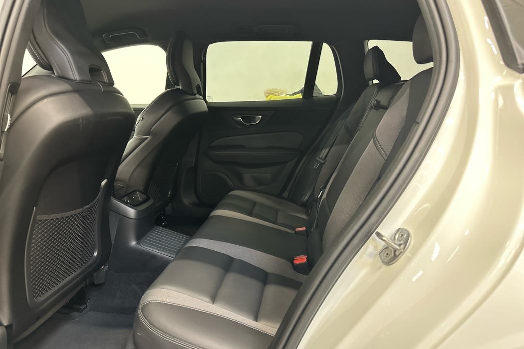 VOLVO V60 2022