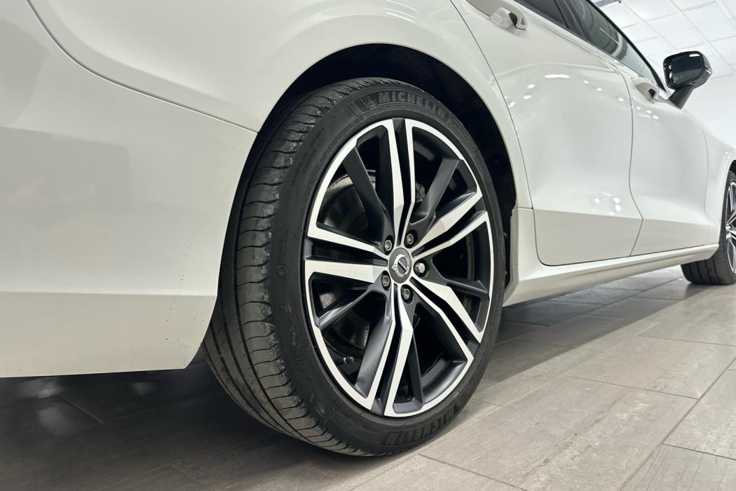 VOLVO V60 2022