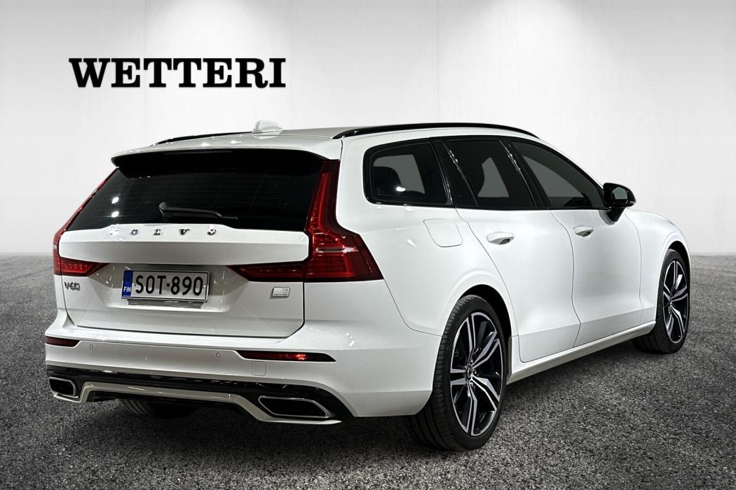 VOLVO V60 2022