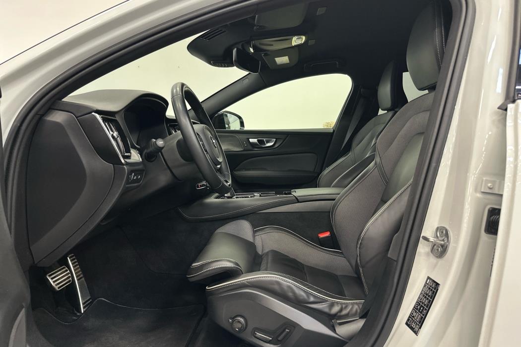 VOLVO V60 2022