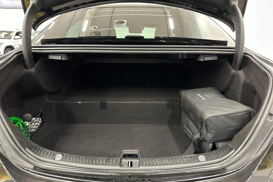 MERCEDES-BENZ E 2021