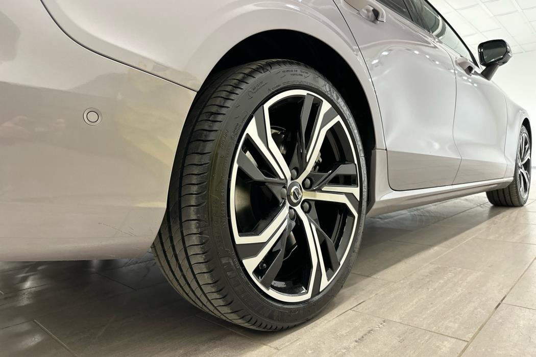 VOLVO V60 2026