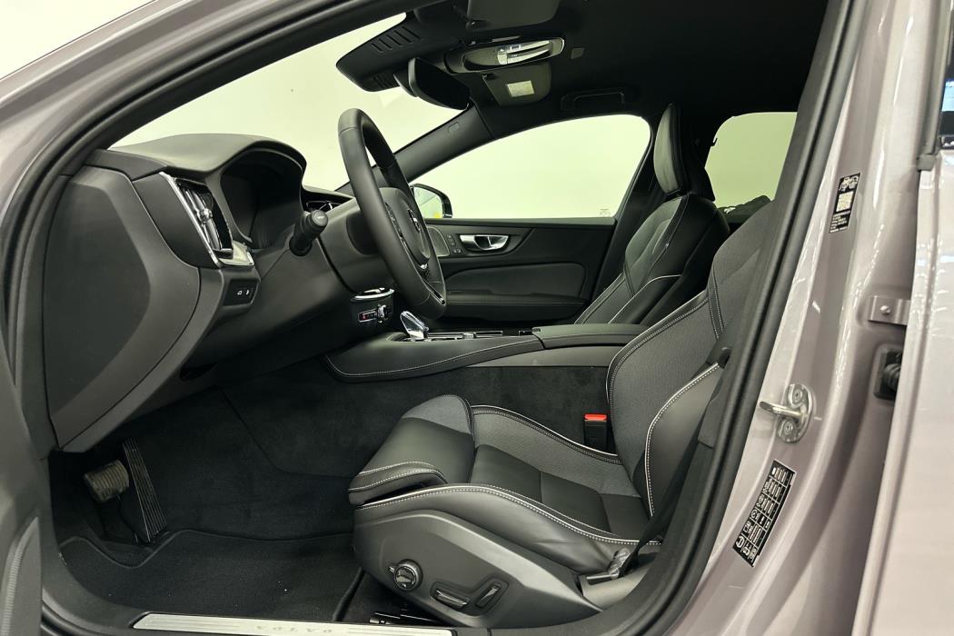 VOLVO V60 2026