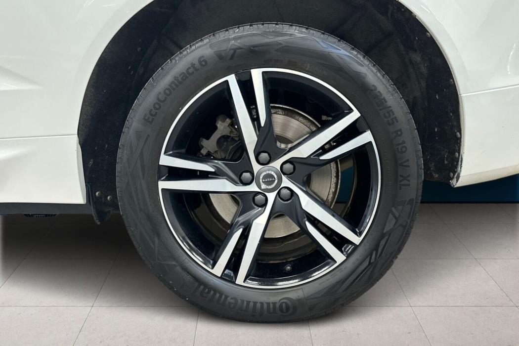 VOLVO XC60 2019