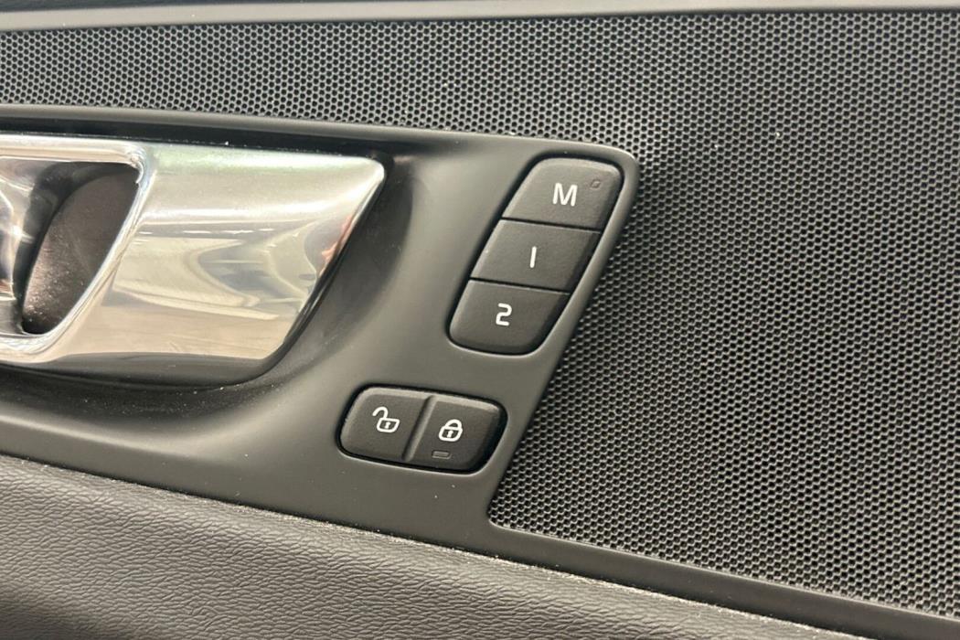 VOLVO XC60 2019